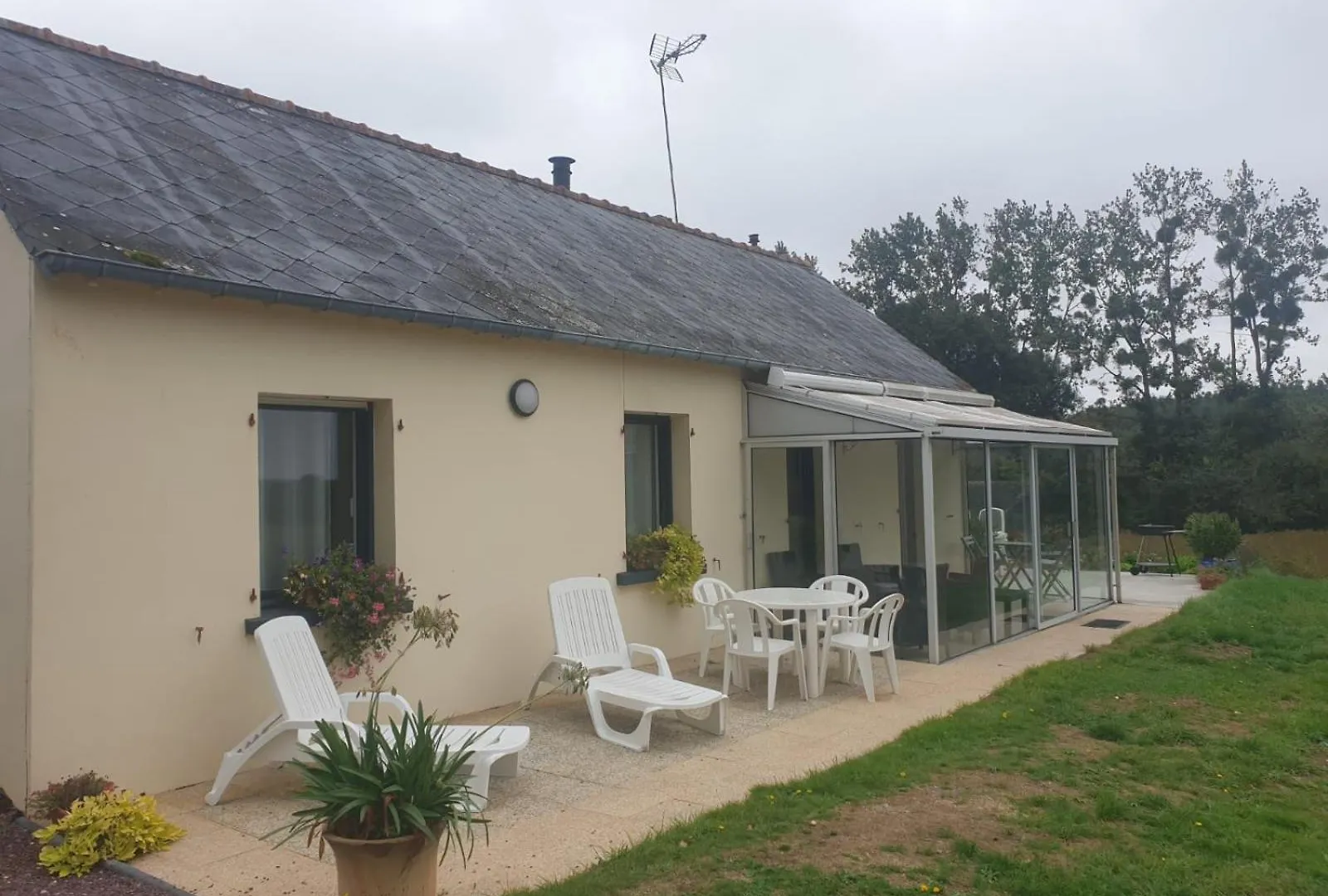 別荘 La Petite Maison Dans La Prairie Néant-sur-Yvel